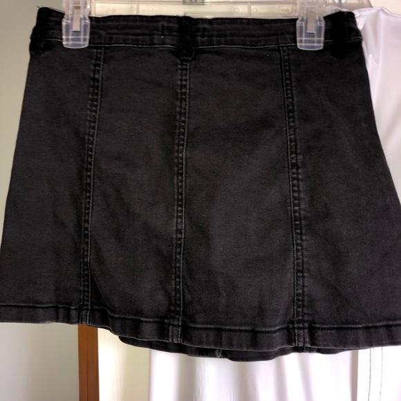Button up skirt - Picture 2 of 2